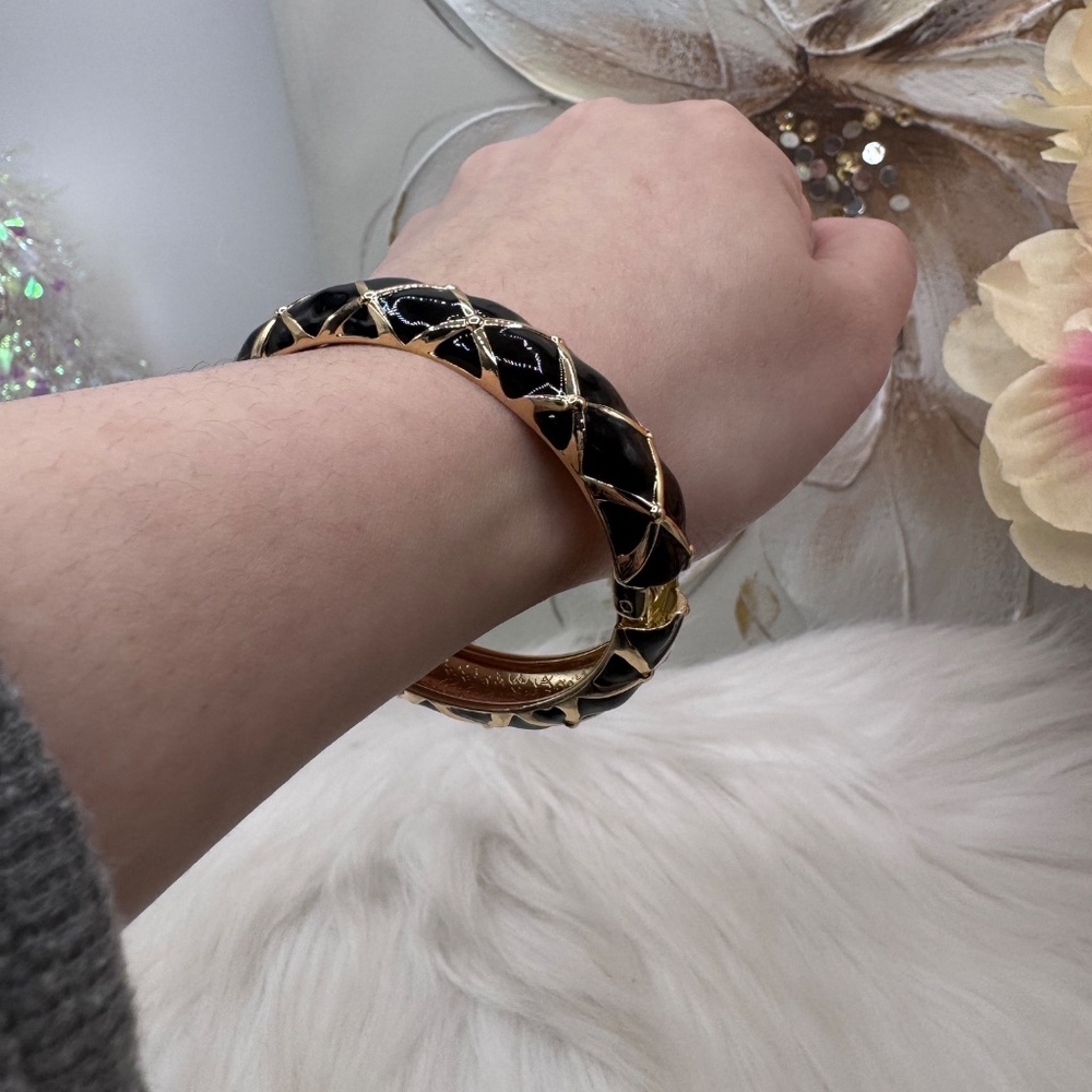 Black & Gold  Design Thick Enamel Bangle Bracelet - Picture 5 of 6